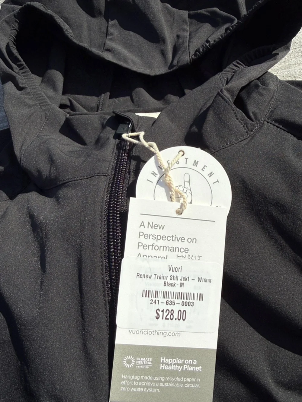 Vuori Renew Trainer Shell Jacket Black Medium Women’s Lightweight Zip Jacket NWT